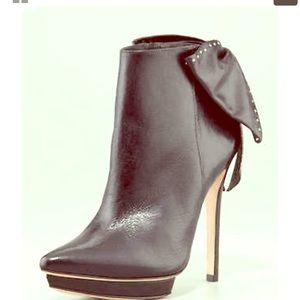 Alice + Olivia  Darleen ankle bootie!!!